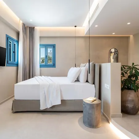 Aura Paros 4*