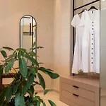 Aura Paros