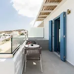 Aura Paros