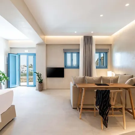 Aura Paros Науса