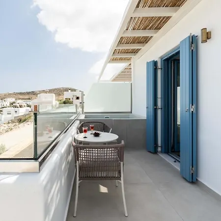 Aura Paros