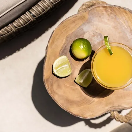 Aura Paros Науса