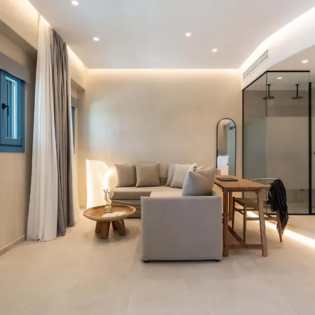 Aura Paros 4*