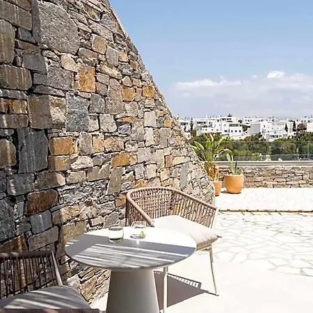 Aura Paros