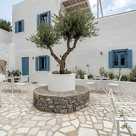 Aura Paros 4*