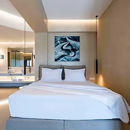 Aura Paros