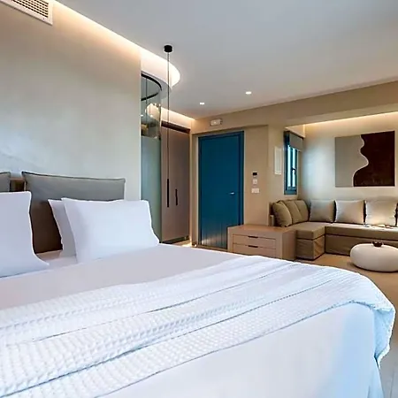 Aura Paros 4*