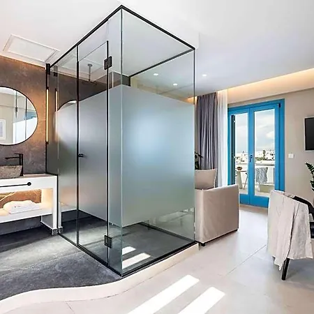 Aura Paros Hotel 4*
