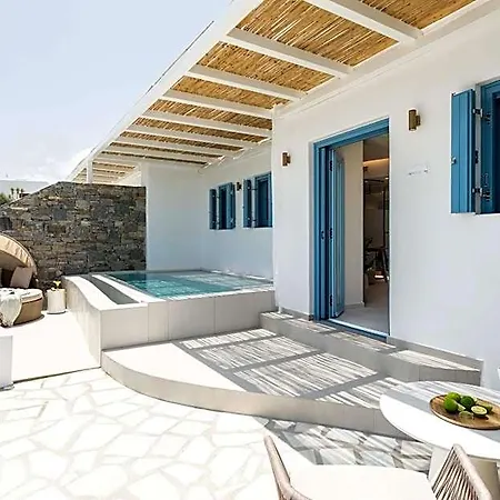 Aura Paros Hotel 4*
