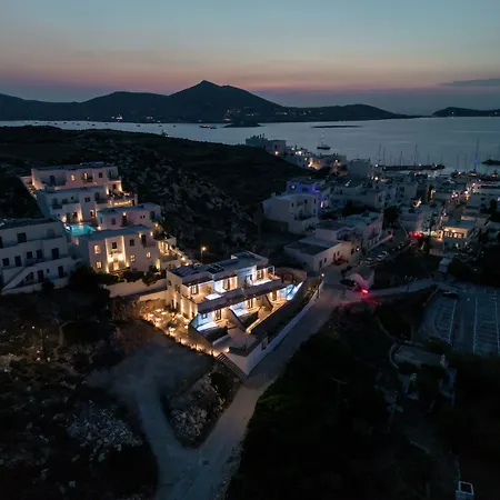 Aura Paros 4*